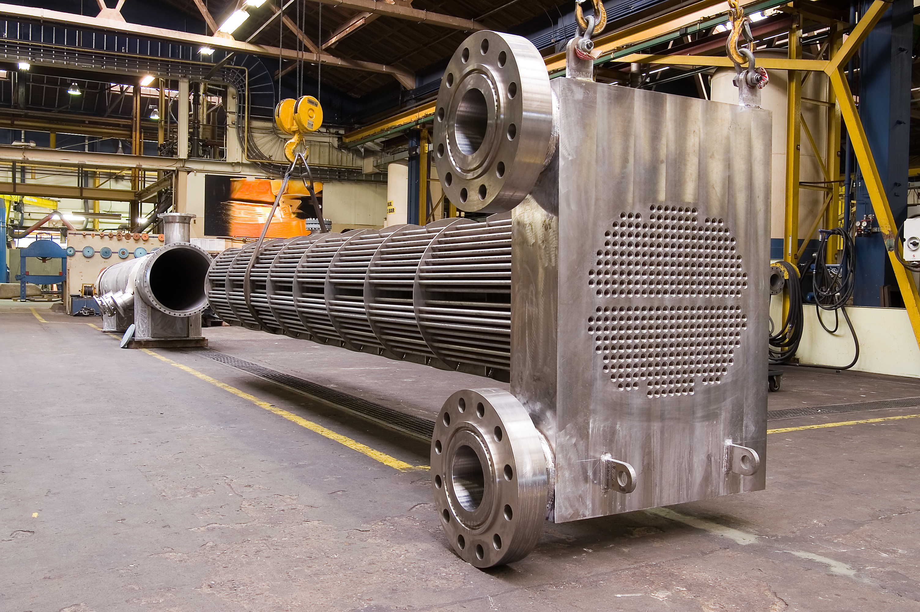 Dhell & tube heat exchanger (compact header)